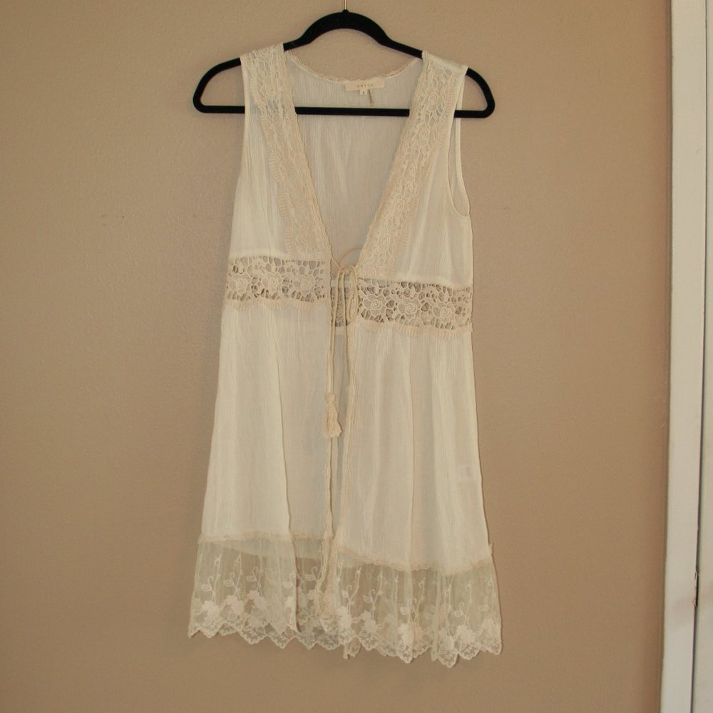 entro White Open Front Tie Bathing Suite Cover/ Vest with Cream Lace Trim size S